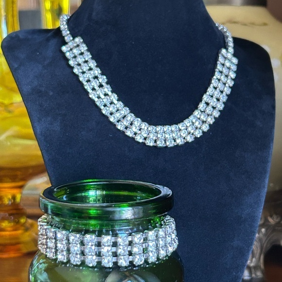 Vintage Rhinestone Necklace and Bracelet Set Fashion Jewelry - Picture 1 of 11
